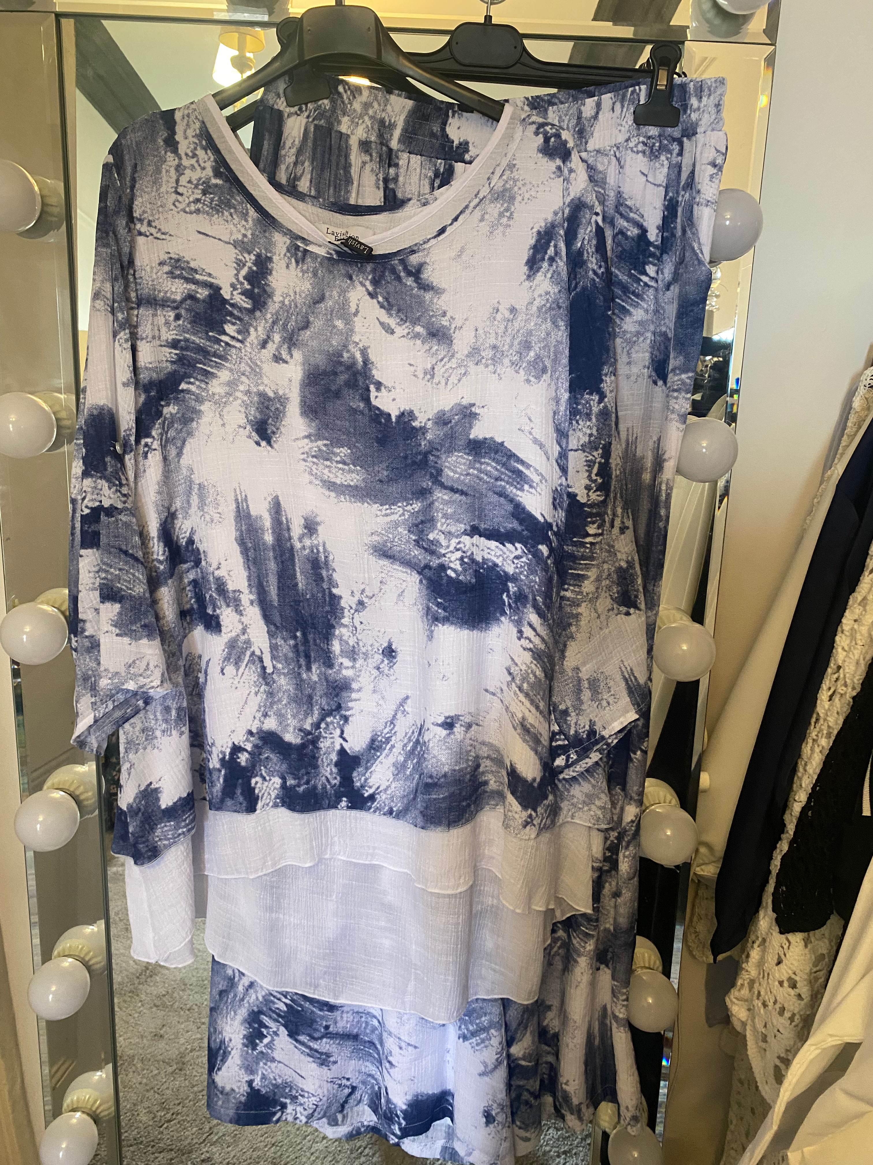 Printed plus size trouser suit