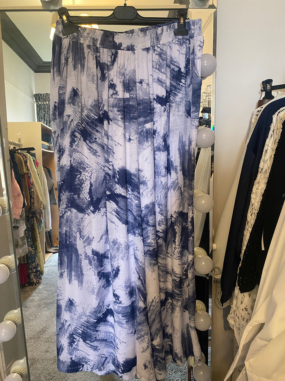 Thumbnail: Printed plus size trouser suit