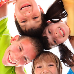 GruppeKinder_Glücklich_Webfoto.png