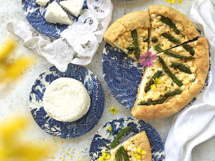 Galette με μυζήθρα, κολοκύθι και σπαράγγια