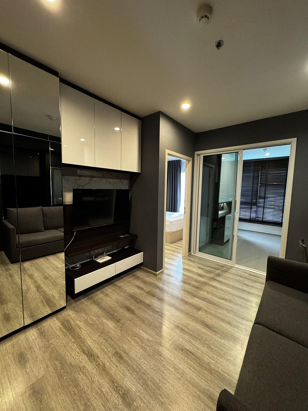 Thumbnail: [DL|4083] Centric Ari 1 Condominium — For Rent