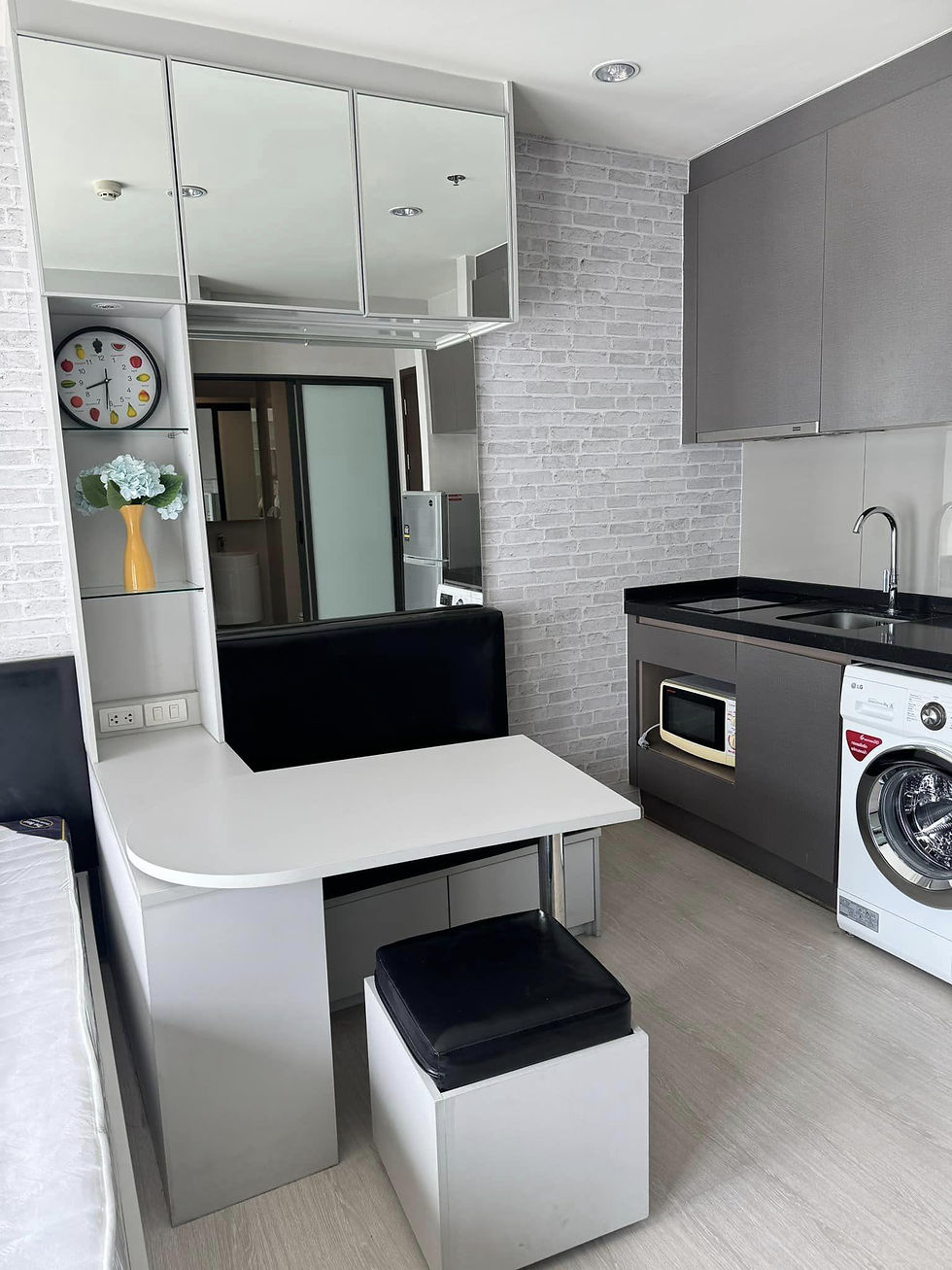 Thumbnail: [DL|2477] Rhythm Asoke 1 Condominium — For Rent