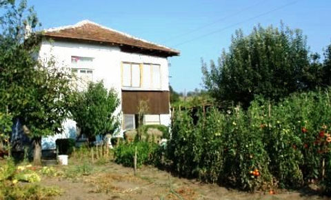 Another view of Front Garden and House.JPG
