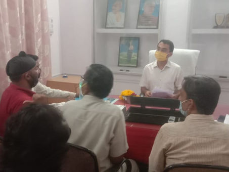 ब्यावर की नगर परिषद में गरमाया माहौल, सेनेटरी इंस्पेक्टर मीणा को APO करने की मांग