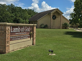 Lamb of God LMCS church in Slidell front of church view