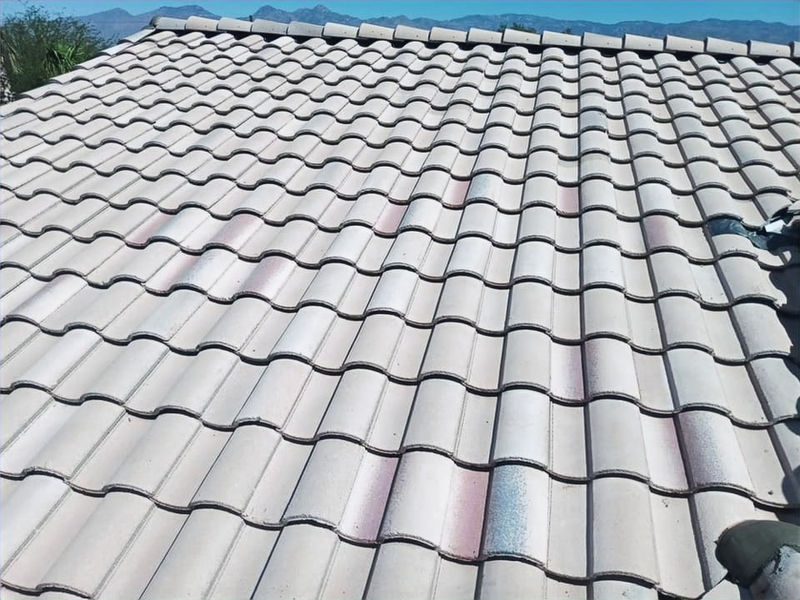 Light colored concrete tile roof surface