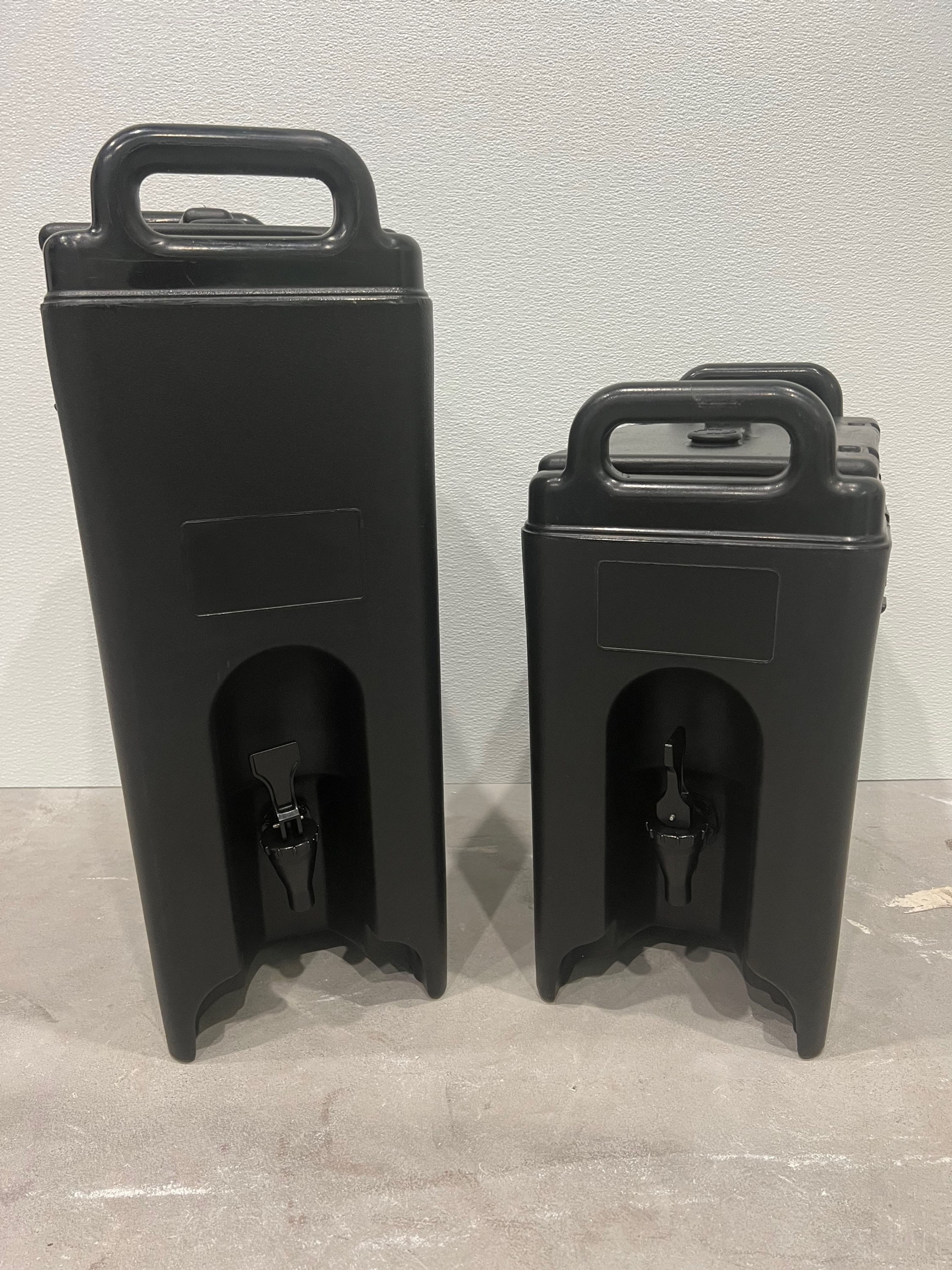 Insulated beverage drink dispenser 