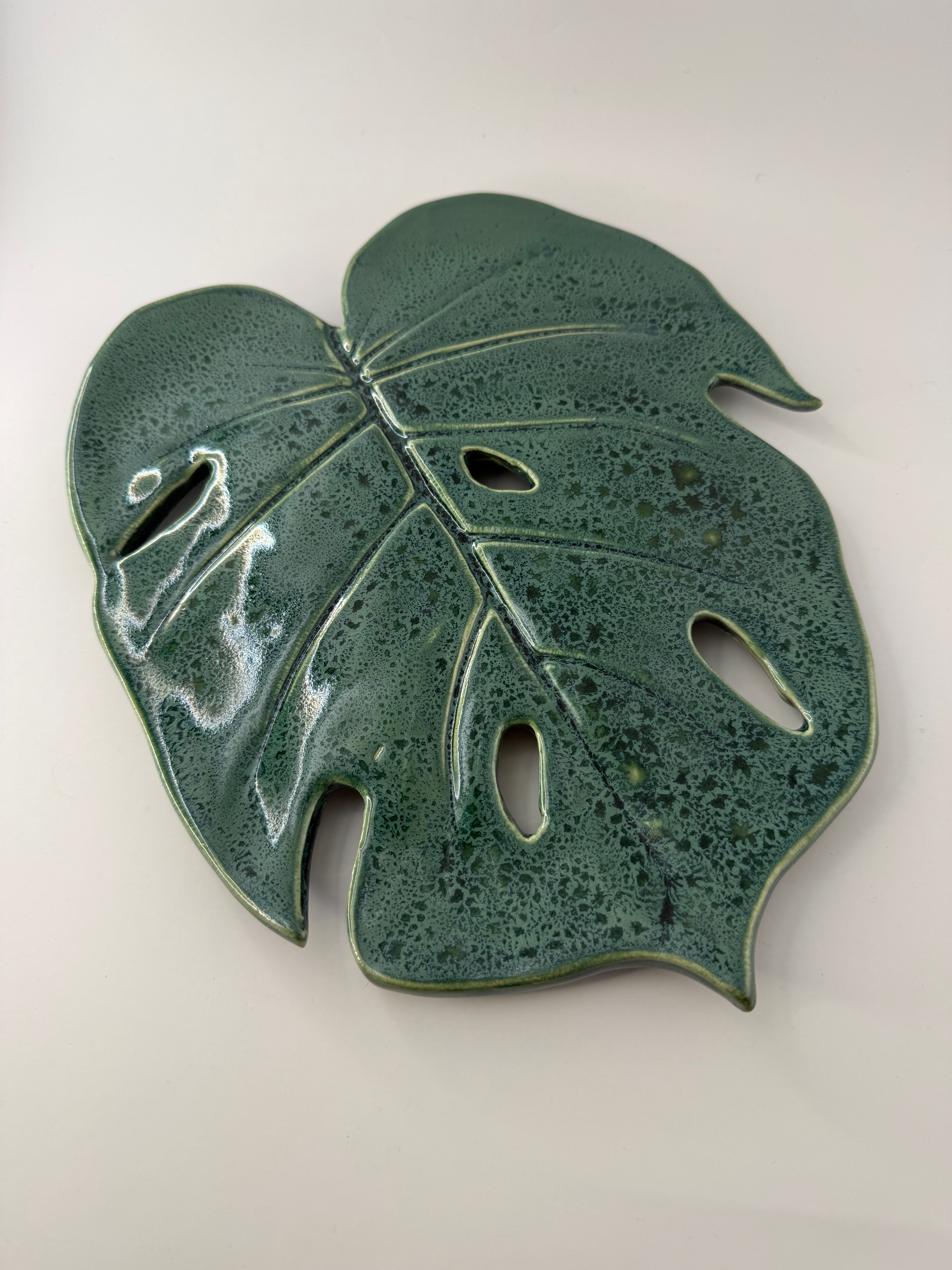 Monstera plate