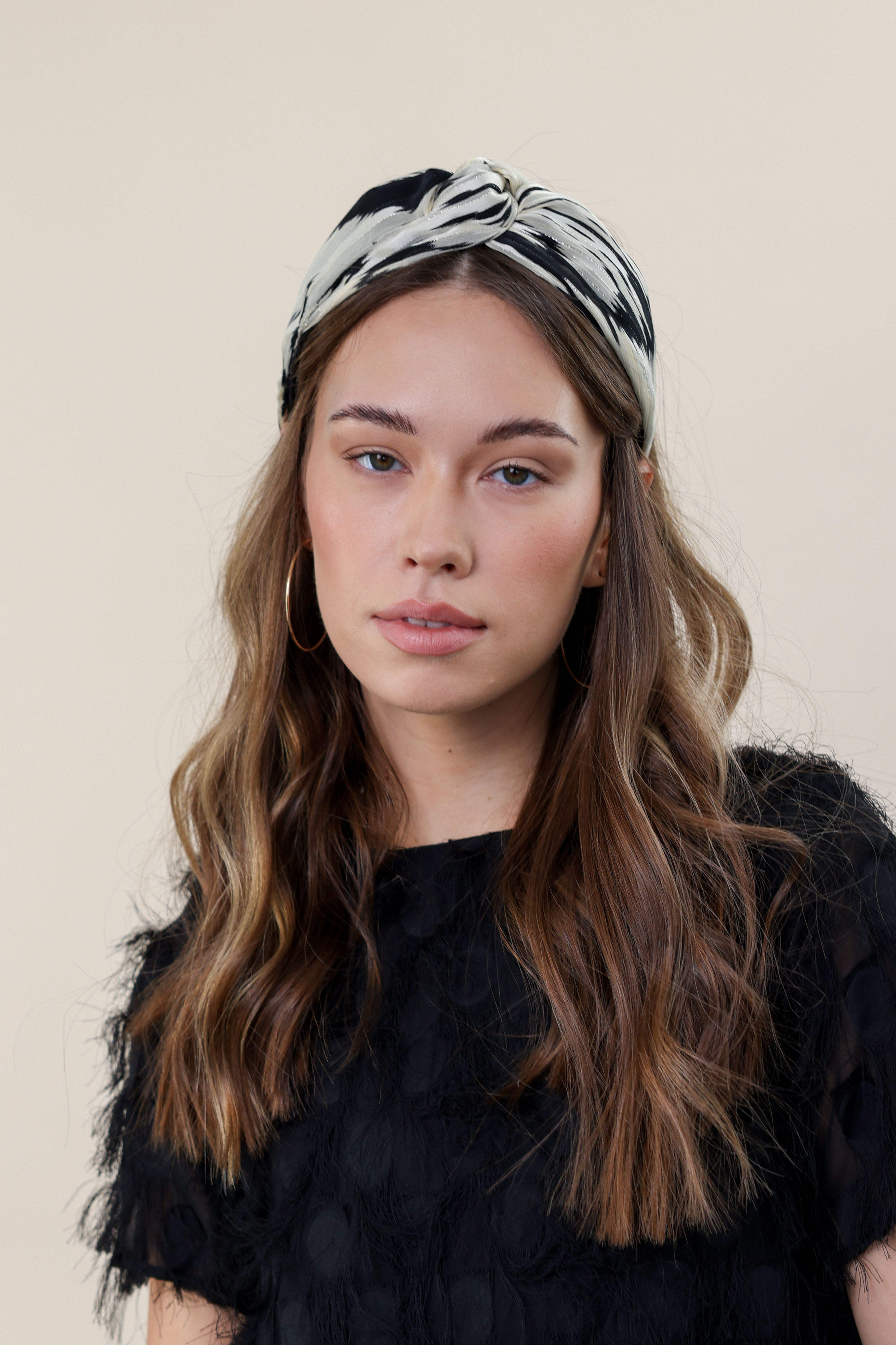 מיקה שחור שמנת