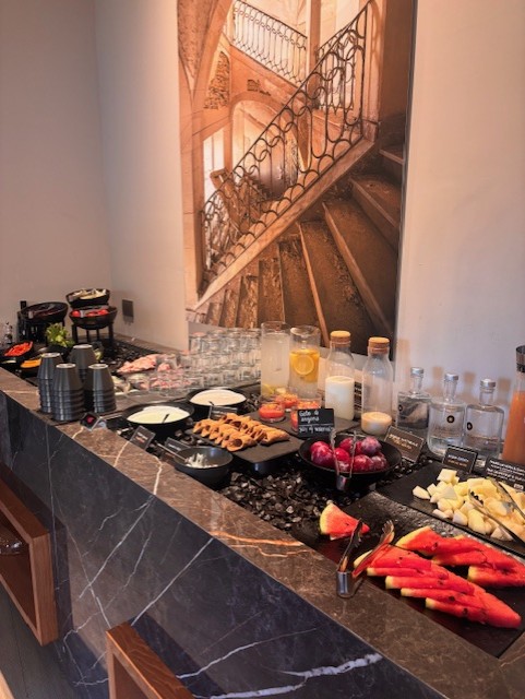 breakfast dining area inside Palazzo Liberty Unique Hotel