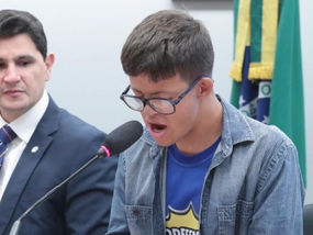 Audiência pública debate esporte na inclusão de pessoas autistas e com Down