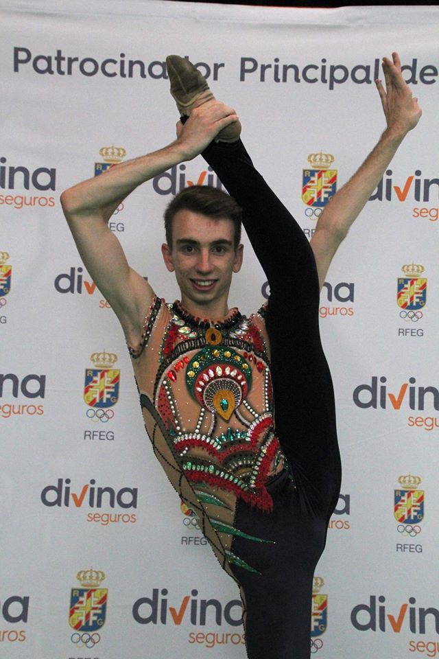 Gerard showing his flexibility to the press