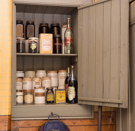 tenement_house_reveal_jam_cupoard_cec51f87450a2ec96119186dd09ecb1c.jpg