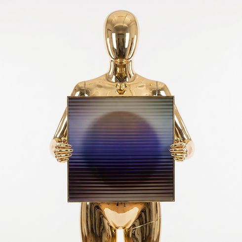 Manequim_dourado_chrome_202604272016.jpeg