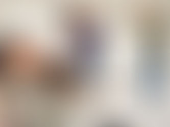 DEHB nedir? Bu, dikkat eksikliği, hiperaktivite ve dürtüsellik belirtileriyle kendini gösteren nörogelişimsel bir bozukluktur. DEHB belirtileri arasında odaklanma güçlüğü ve aşırı hareketlilik bulunur. Ancak, hiperaktivite olmadan DEHB de görülebilir; bu duruma DEHB dikkat eksikliği tipi denir. Peki, DEHB tanısı nasıl konur? Tanı için uzman bir çocuk psikiyatristine başvurulmalıdır. DEHB testi var mı diye merak ediyorsanız, tek başına tanı koyan bir test olmamakla birlikte, çocukta dikkat eksikliği testi ve gözlemle süreç ilerler. Son olarak, DEHB'li çocuğa nasıl davranmalı sorusu, doğru yaklaşım için anahtardır.
