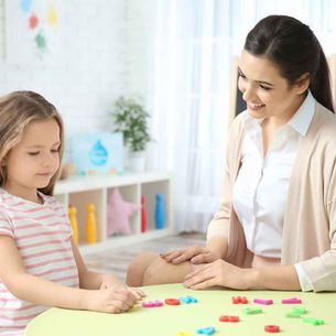 Destek Eğitim Odası nedir ve Milli Eğitim Bakanlığı destek eğitim süreçlerinde nasıl bir rol oynar? Bu soruların cevapları, özel eğitim yönetmeliği ve destek eğitim odası mevzuatı kapsamında netleşiyor. Destek eğitim hizmetlerinin sunulduğu bu odalarda, destek eğitim odası öğretmenleri görev alır. Özellikle MEB destek eğitim odası yazısı ile yasal dayanağı sağlanan destek eğitim odası ücretli öğretmen uygulaması, ücretli öğretmen özel eğitim alanında önemli bir fırsat sunar. Destek eğitim odası uygulama esasları hakkında bilgi edinmek için bu metnimize göz atın.