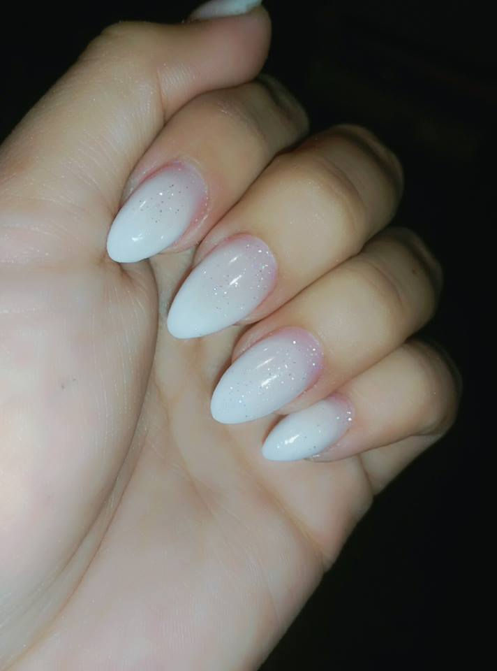 Luce tus manos preciosas con uñas efecto BabyBoomer