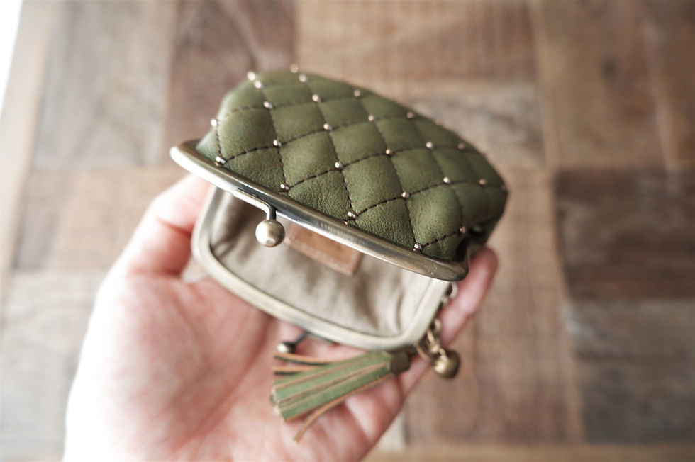 サムネイル： green quilting leather coin purse