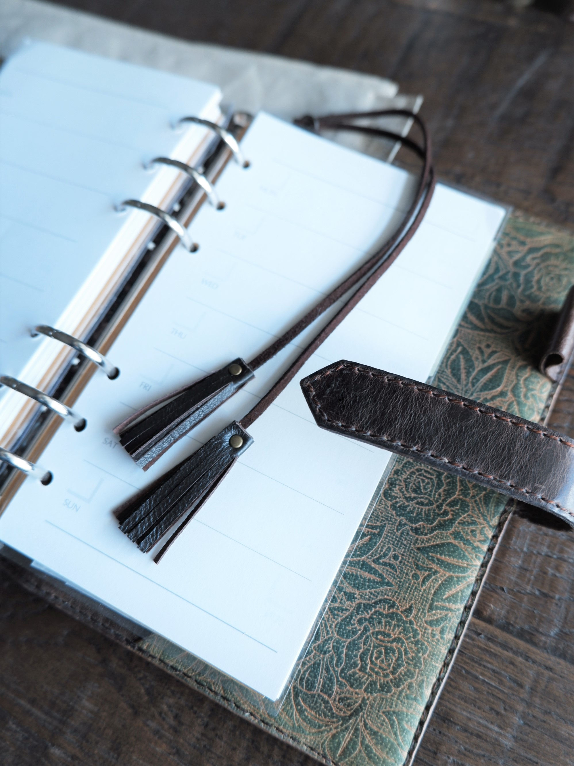 栞タッセル ブックマーク しおり オプション