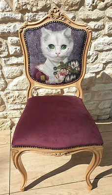 Chaise rose dessin chat
