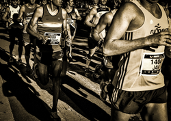 MANI VALENCIA Runner 5 (1 of 1) (1024x729)_edited.jpg