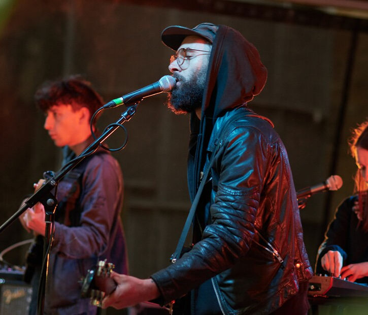 CAFÉ V LESE: MR. PINK & THE BAD THOUGHS