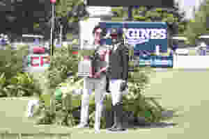 M. MICHAEL MELLER PRESENTS HIS STYLE OF RIDING AWARD TO MAVIS SPENCER