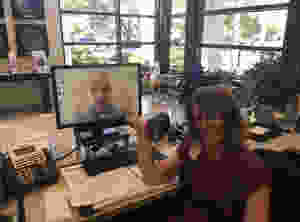 practical joke of computer desktop image switch