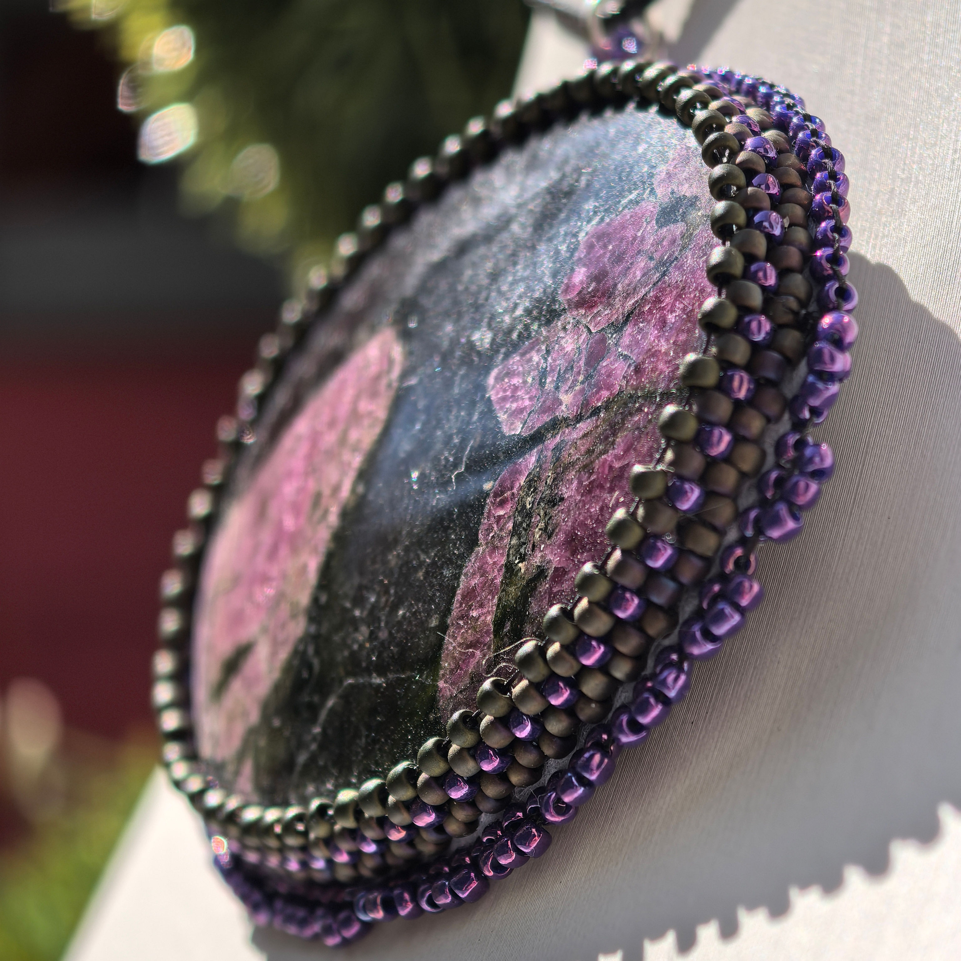 Collier, Eudialyte 
