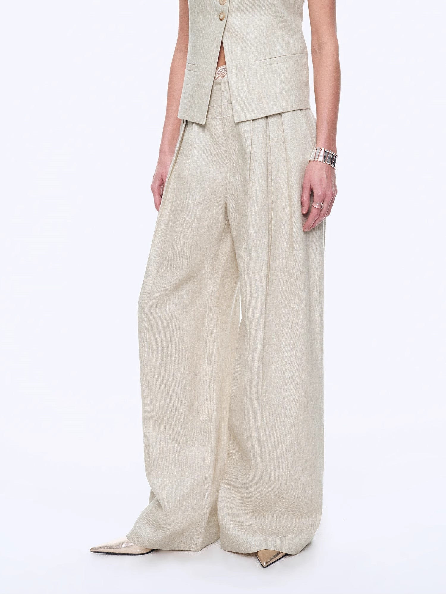 Leinenanzug-Set: Drapierte Weste & High-Waist-Hose