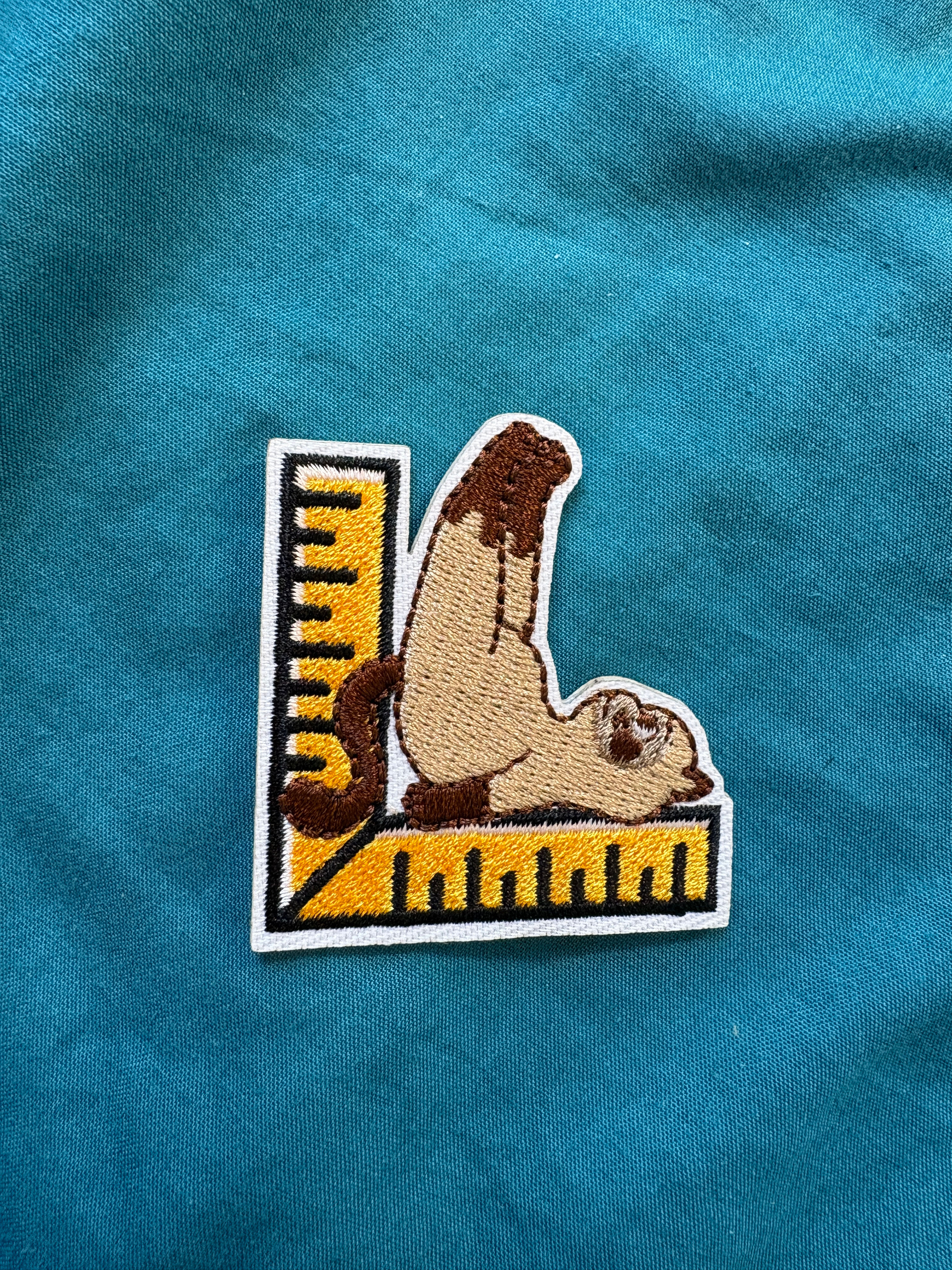Measuring Cat embroidery sticker