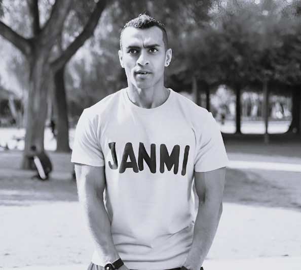 JANMI instructor doing workout in the park