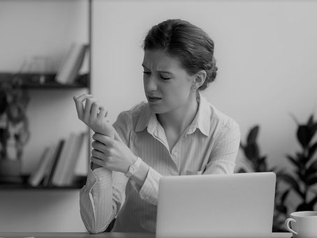 Wrist and hand pain? Causes & recommended treatment