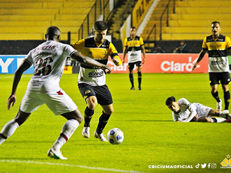 Fluminense joga mal e não faz jus ao favoritismo, perdendo para o Criciúma fora de casa.