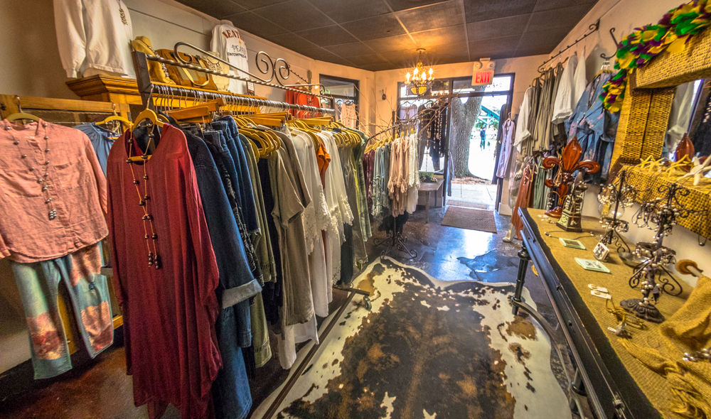 Leather & Pearls Where Fashion Fun And Friends Come Together