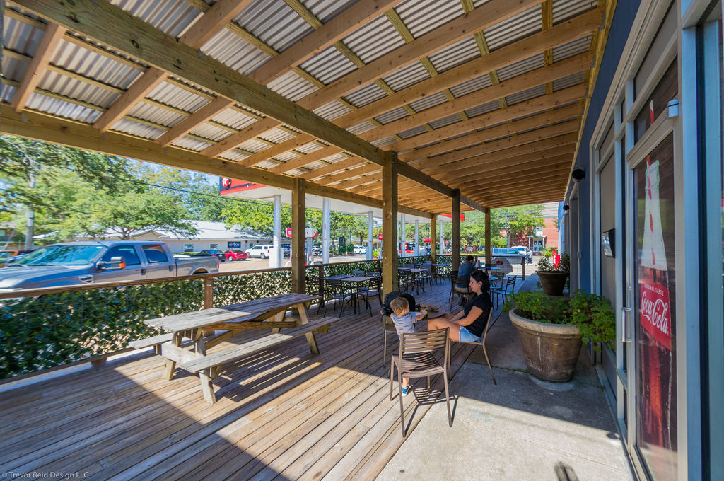 Knuckleheads Downtown Ocean Springs Restaurant