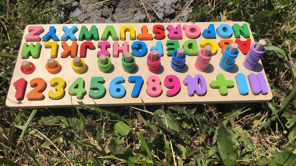 Tablero abecedario y letras