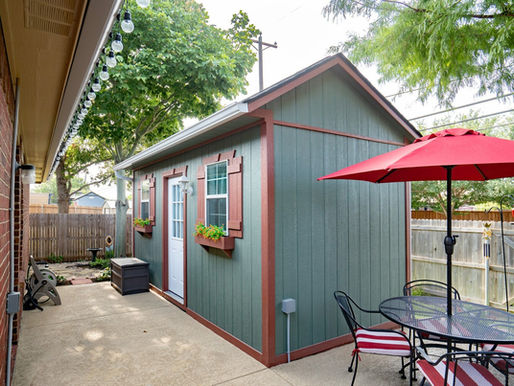 Artist’s Studio Shed Keeps Him in the Zone