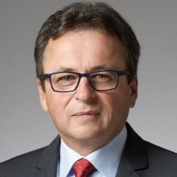 Miro Pobuda heeft een technische achtergrond en ruime ervaring in engineering, automatisering, manufacturing, R&D en projectmanagement. Bovendien bezit hij uitgebreide kennis van werving en selectie. Deze combinatie leidt tot een hoge success rate bij het invullen van vacatures.