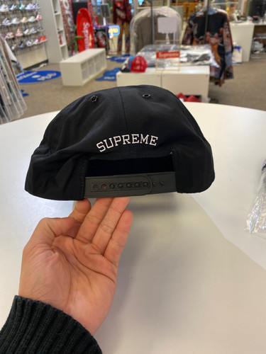 帽子 Supreme - Joan of Arc 5-Panel Supreme Joan of Arc 5-Panel (SS23) - $48