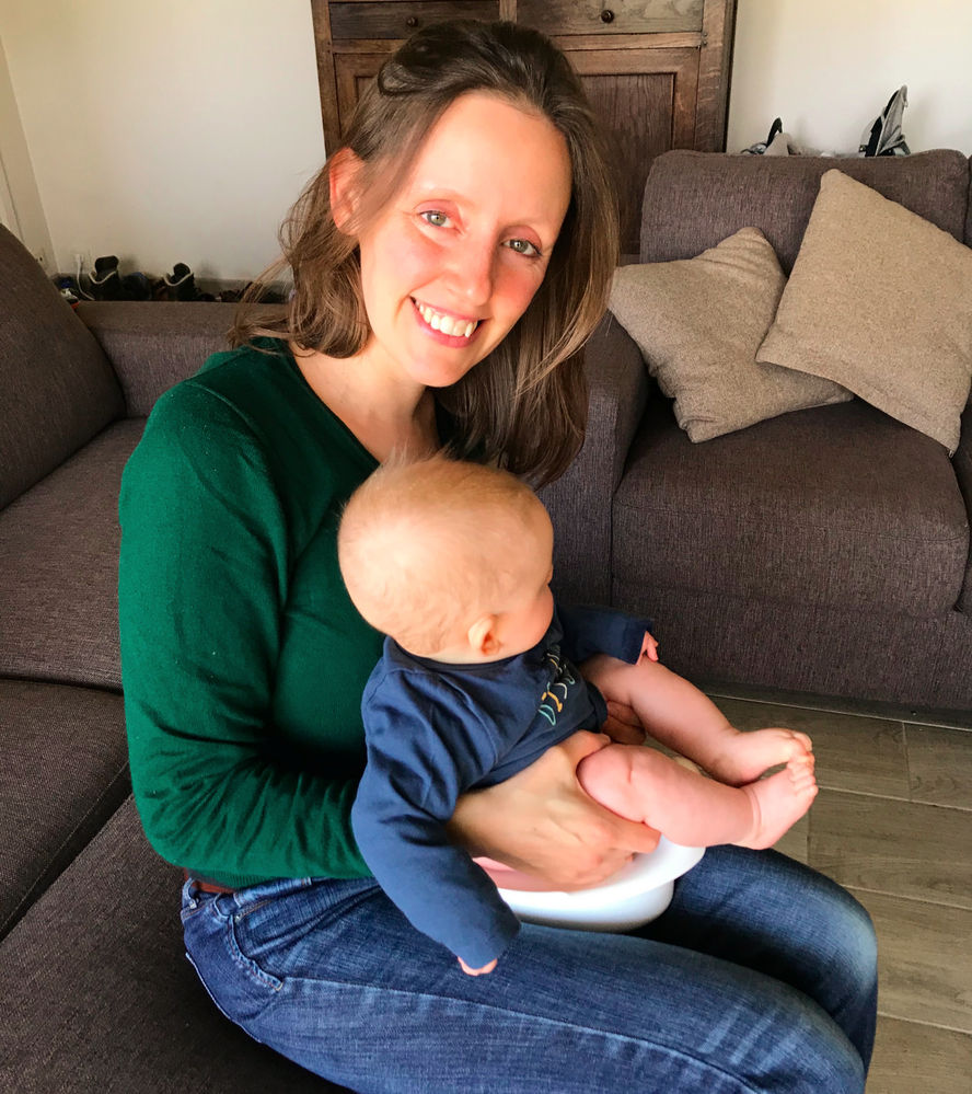 Bebe A 6 Mois Et Fait Dans Le Pot