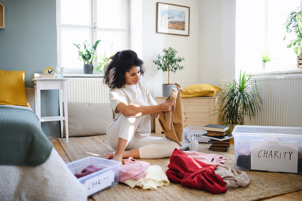 Désencombrer et refuser d'acheter pour diminuer ses besoins et augmenter son pouvoir d'achat