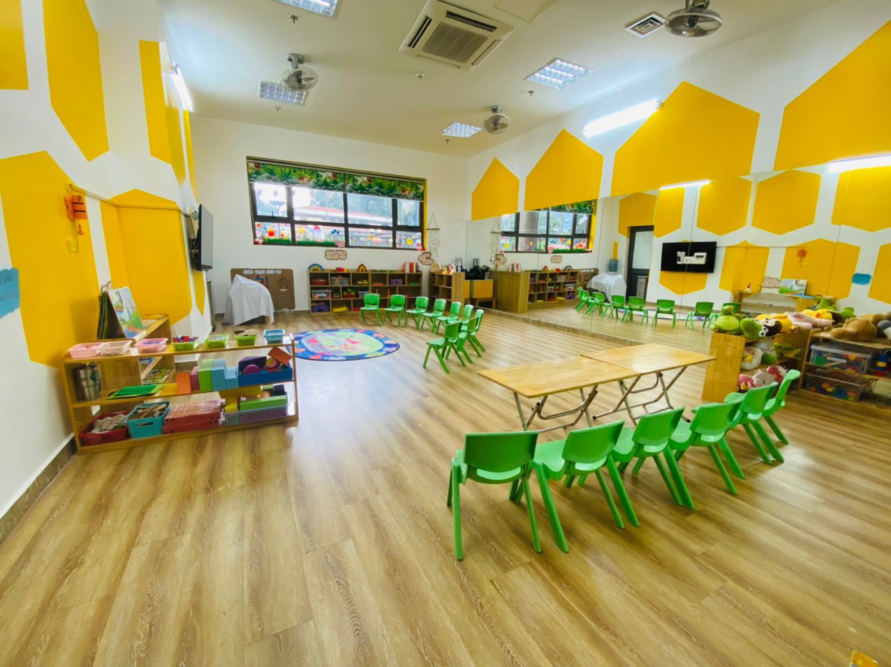 Lớp học mầm non song ngữ FBK Nhân Chính