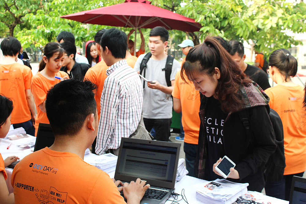 Devday Da Nang More than 1700 people have checked-in at the event