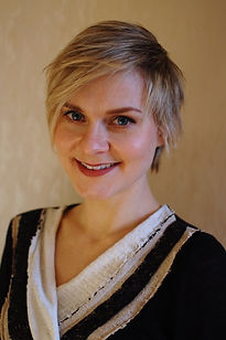 Alexandra King headshot.jpeg
