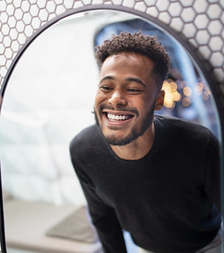 Step into our mobile studio and step out 60 minutes later with white teeth
