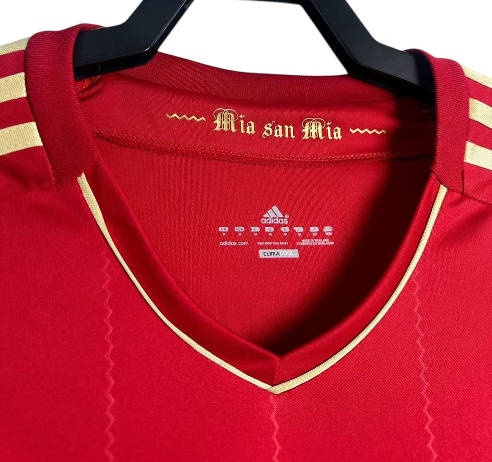 Thumbnail: Retro Bayern Munich Home Shirt 2011/2012