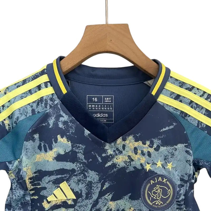 Thumbnail: Ajax Away Kids Kit 2024/2025
