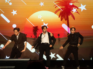 MCND's Electrifying Texas Debut During ODD-VENTURE Tour: A Glimpse into the Thrilling Atmosphere and Unforgettable Performances"