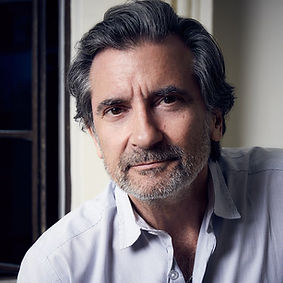 Griffin Dunne COLOUR WIDE credit Martina Tolot.jpg